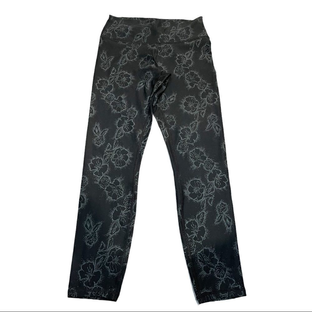 Fabletics mid-Rise outlined floral crop leggings Sz S - Picture 2 of 11